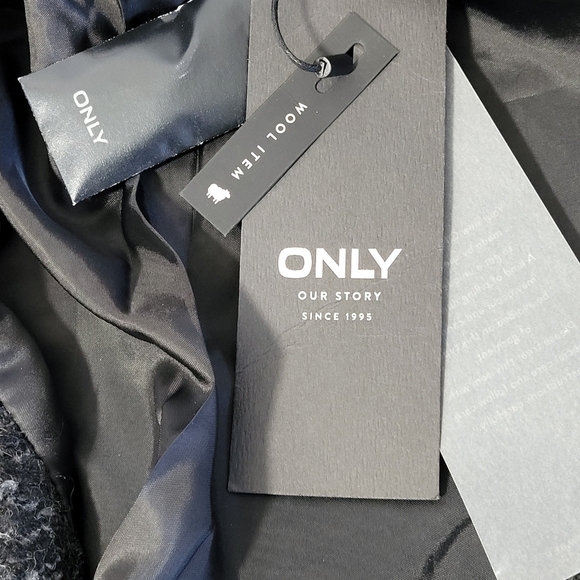 NWT ONLY  Wool 3/4  Length Winter Black Coat Stand Up ColLar Medium Weig… - Picture 12 of 12